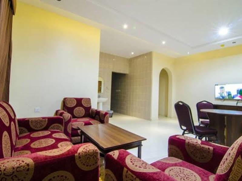 منازل المرجان للوحدات السكنية المفروشة Manzel Al Murjan Hotel Apartments Riad Exterior foto